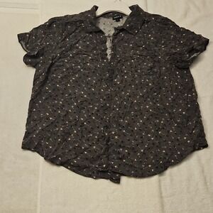 Torrid Black Geometric Woven Button Front Short Sleeve Plus Blouse Size 2